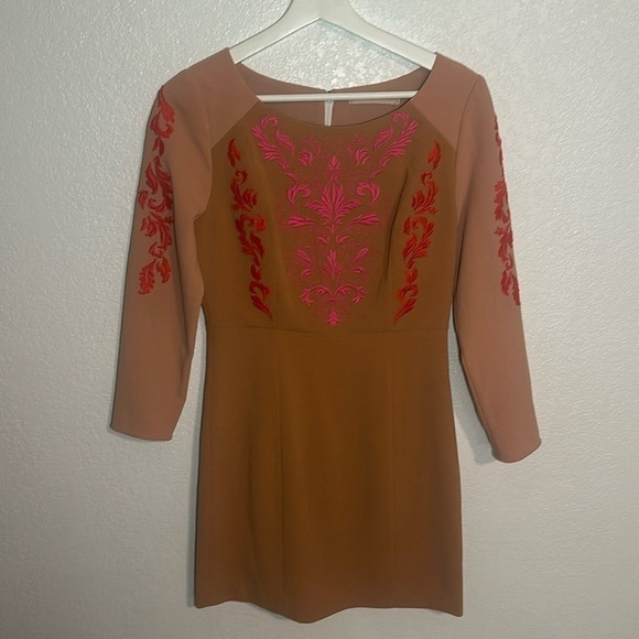 Champagne & Strawberry Boho Embroidered Mini Dress Size Small - Picture 1 of 10